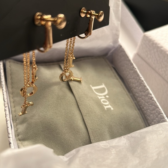 Vintage Dior Earrings - Picture 4 of 12